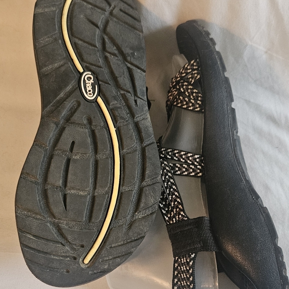 Chaco Women's ZX2 Classic 7M Black & White Athletic Arch Support EUC - Picture 5 of 7